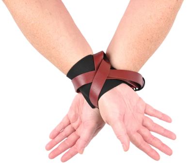 Ex'S & Oh'S Cross Cuffs